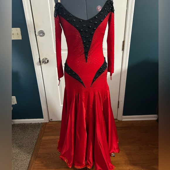 Red and Black Smooth Ballroom Dress Size 4-8 - Picture 3 of 11